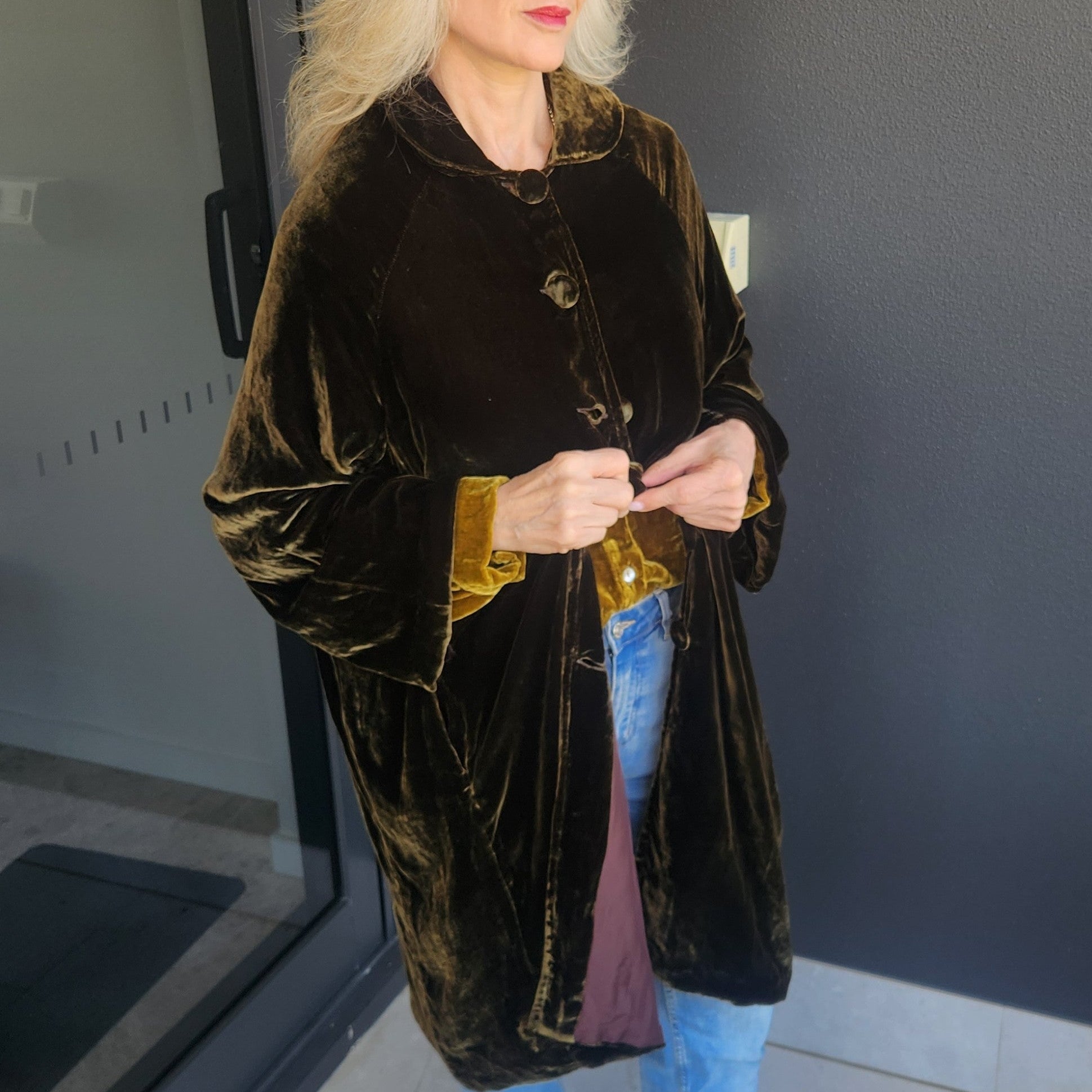 Claudia Silk Velvet Coat - Chocolate / Olive