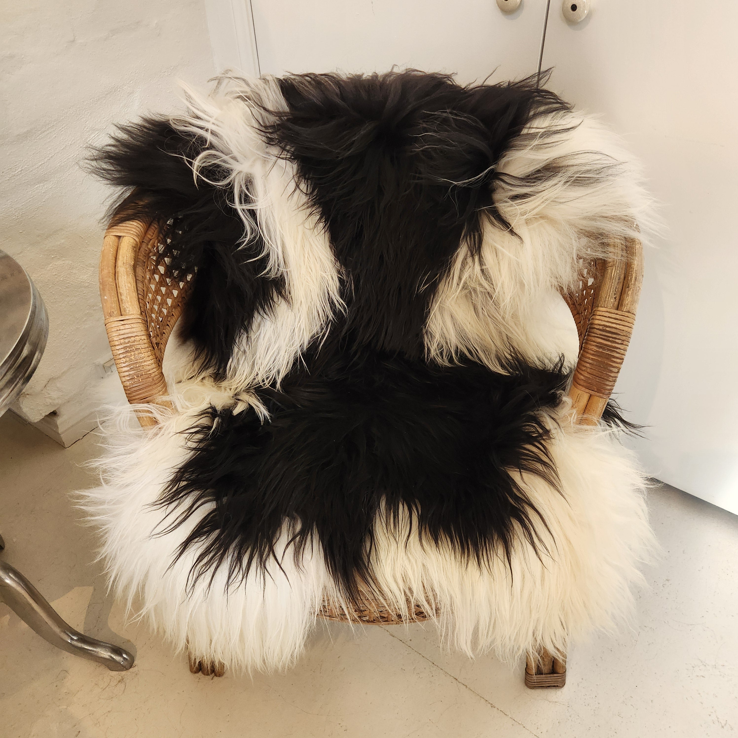 Icelandic Sheepskin - Black/White