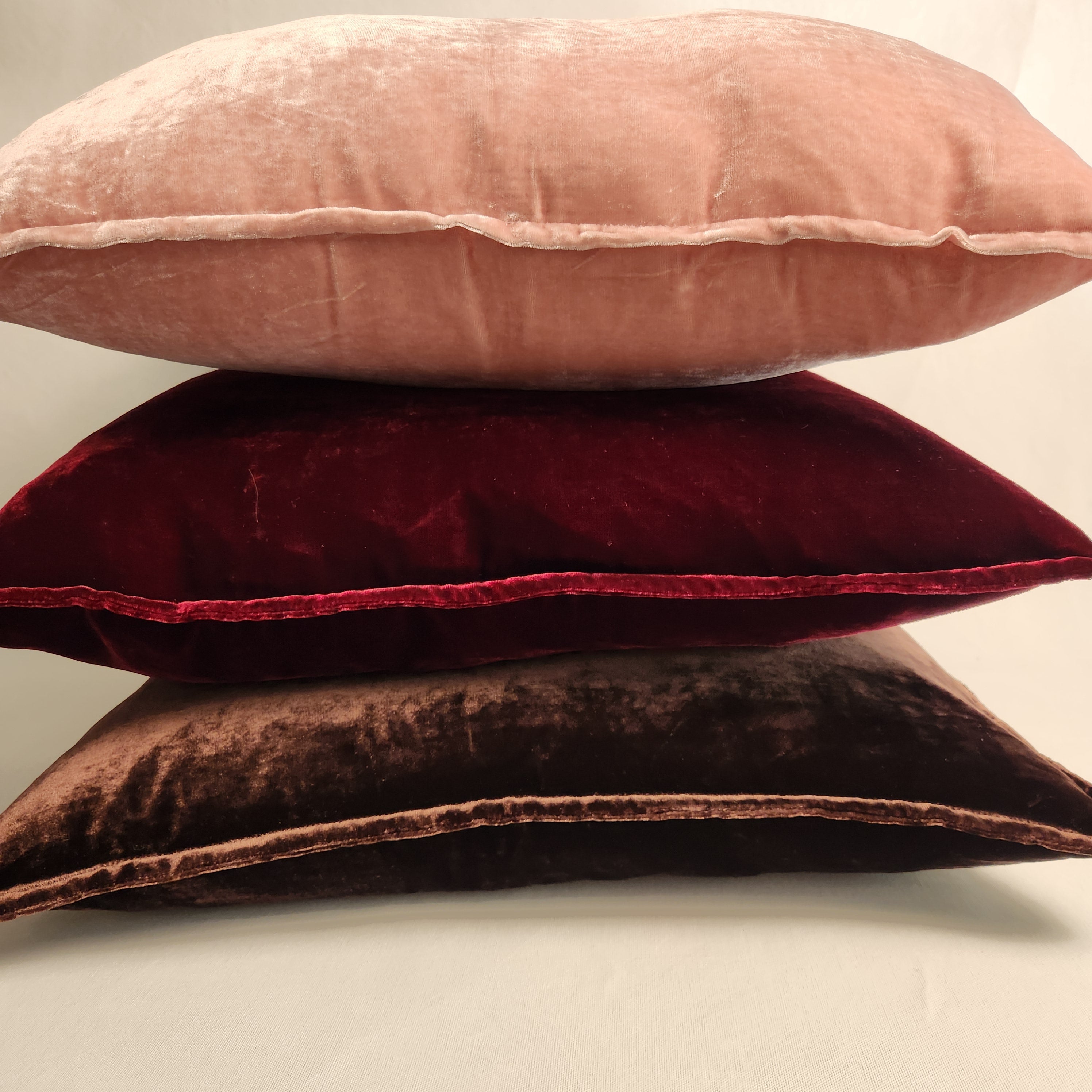 Sosavelvet Cushion - 50x50 - "Raspberry"