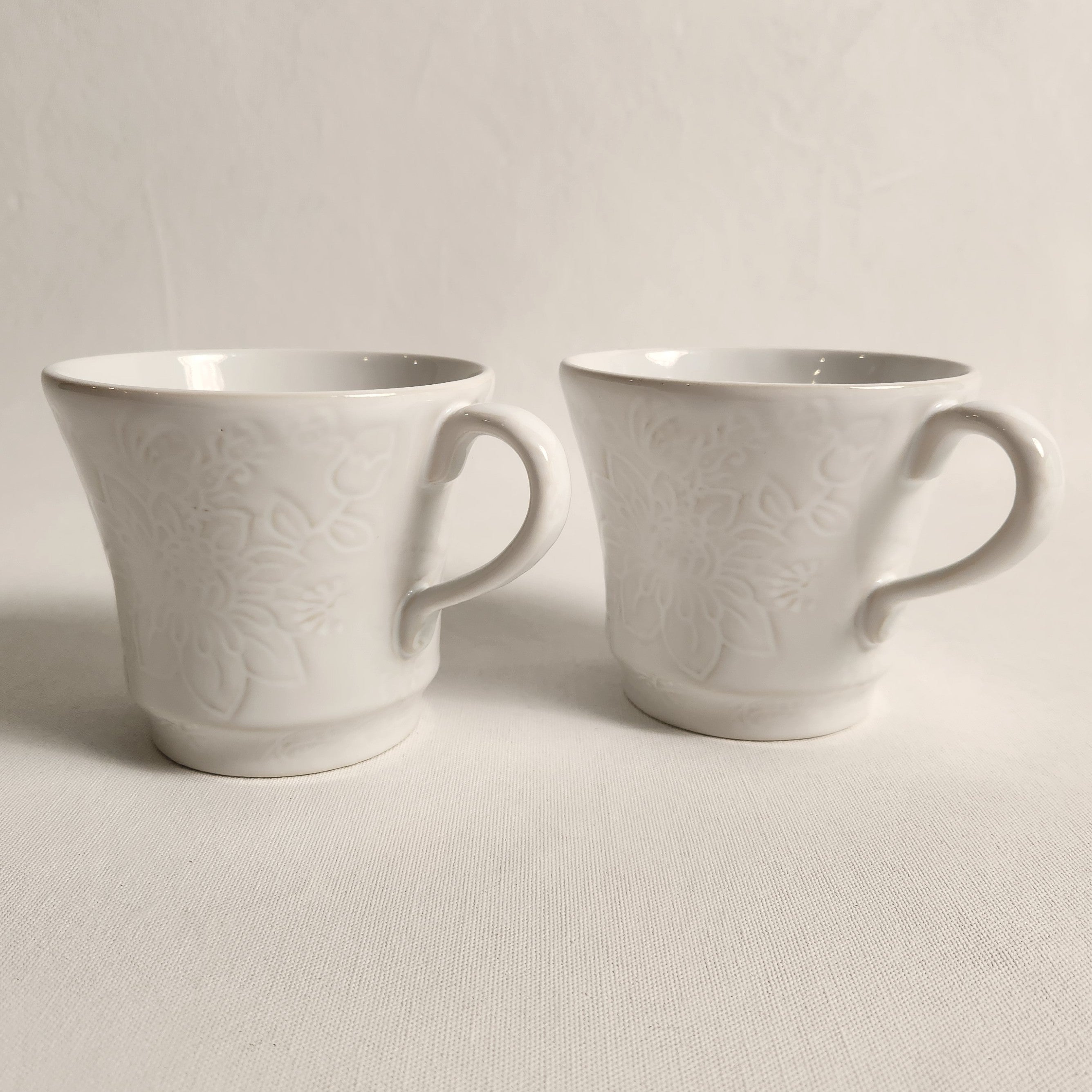 Arabesque Tea Mug - White