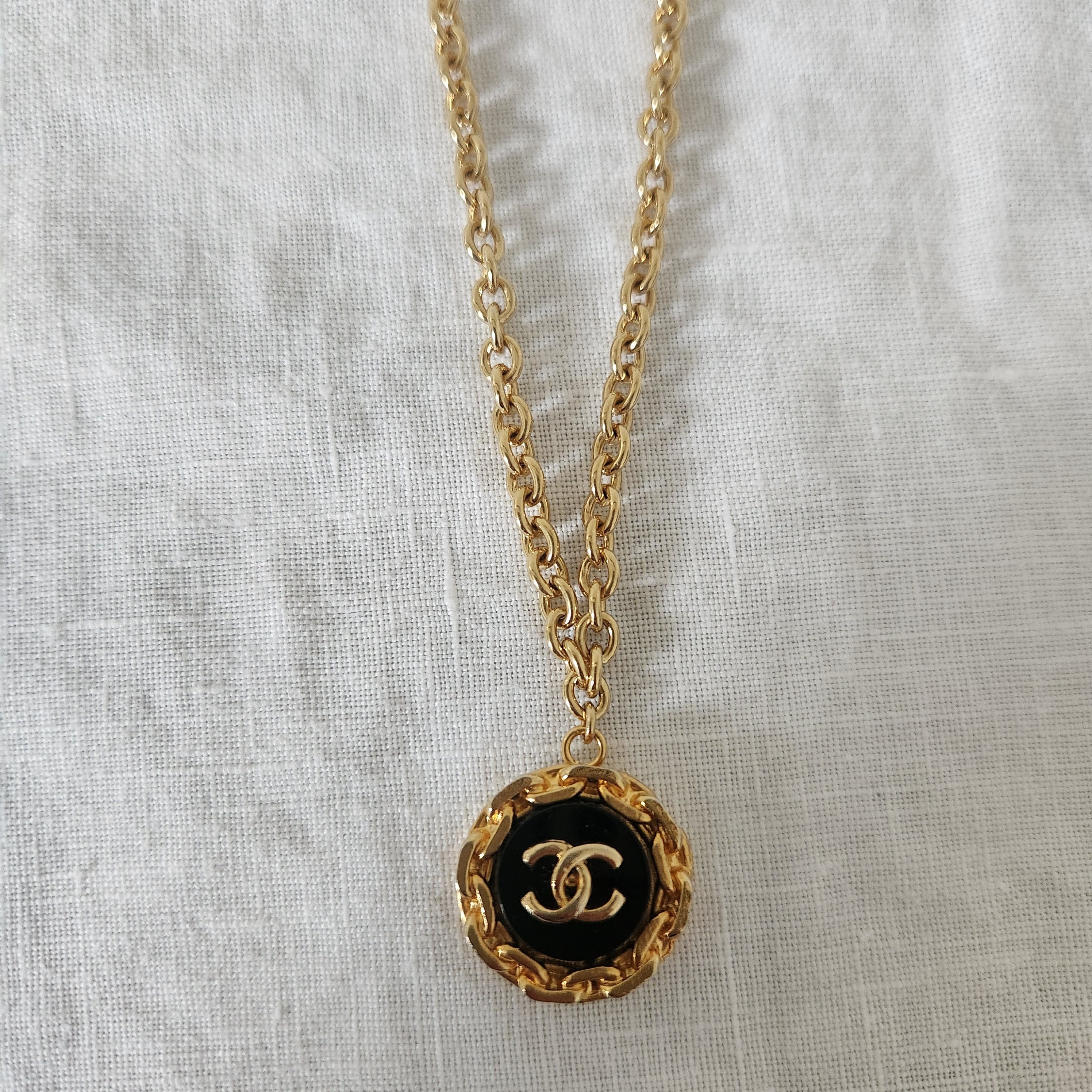 Black Link Pendant Necklace