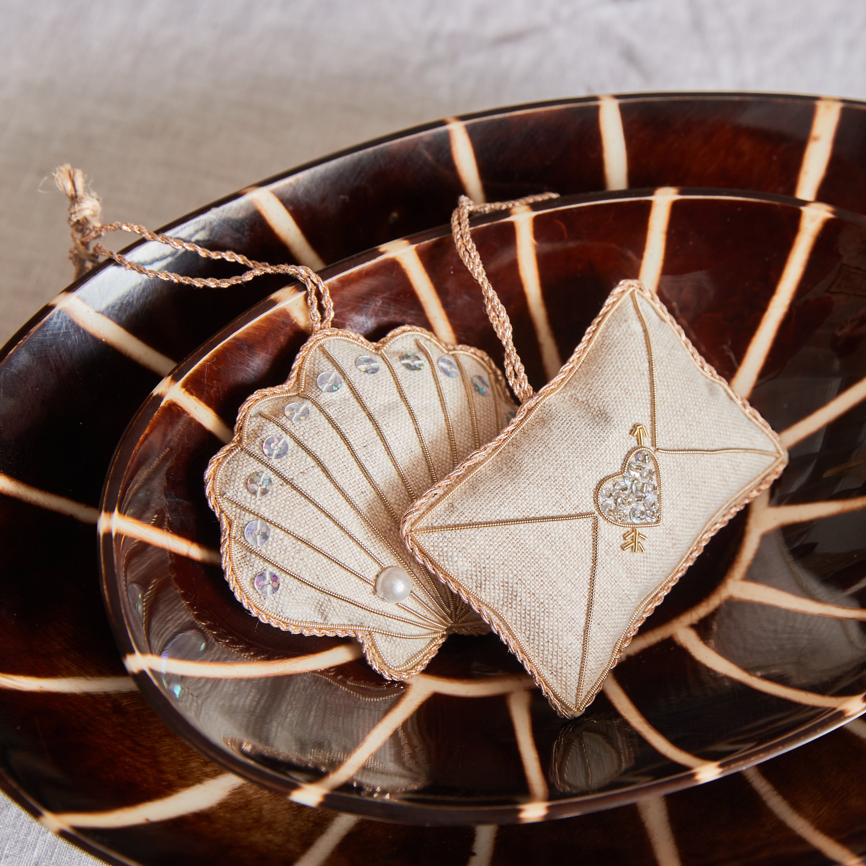 Zuri Medium Resin & Horn Striped Bowl