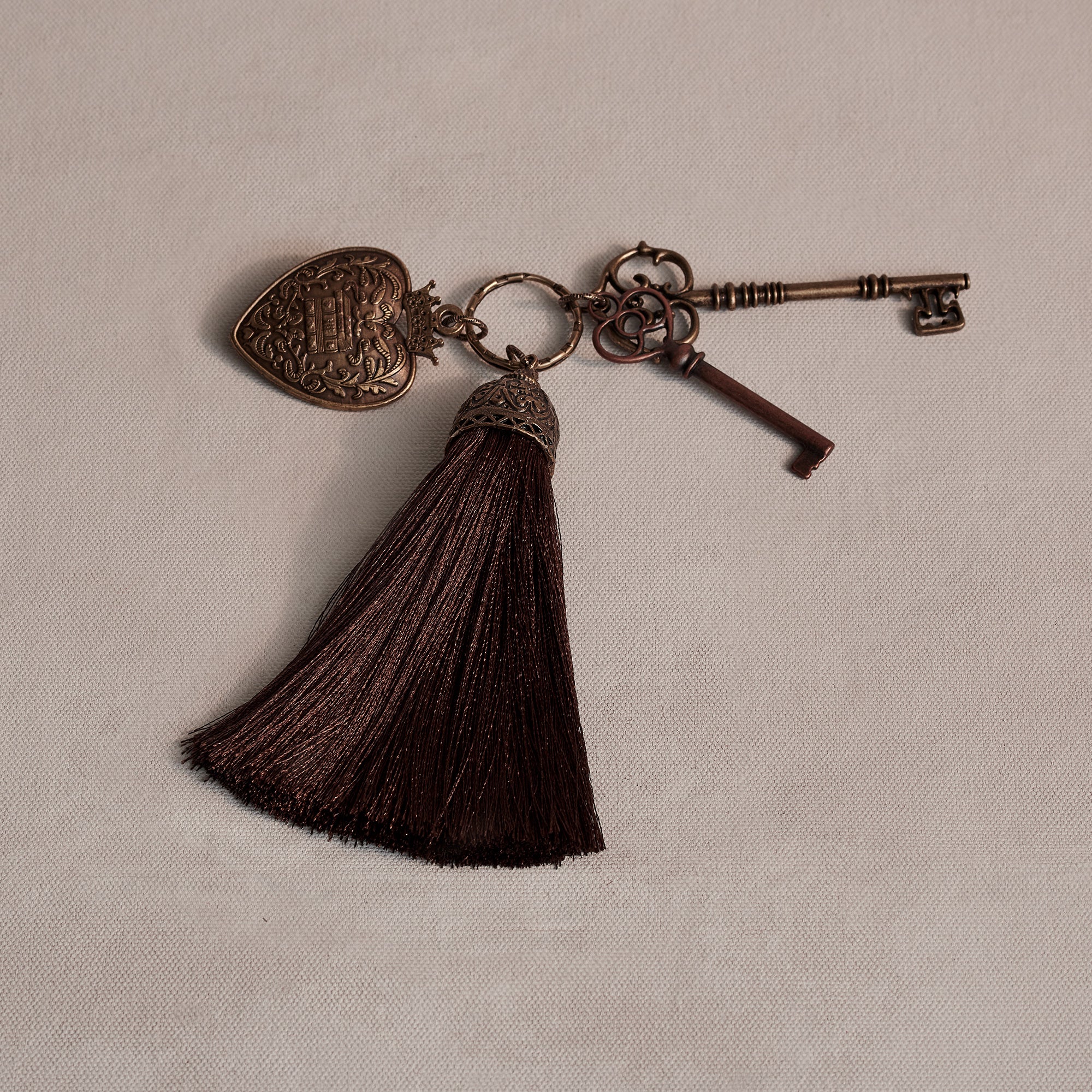 Silky Tassel - Chocolate