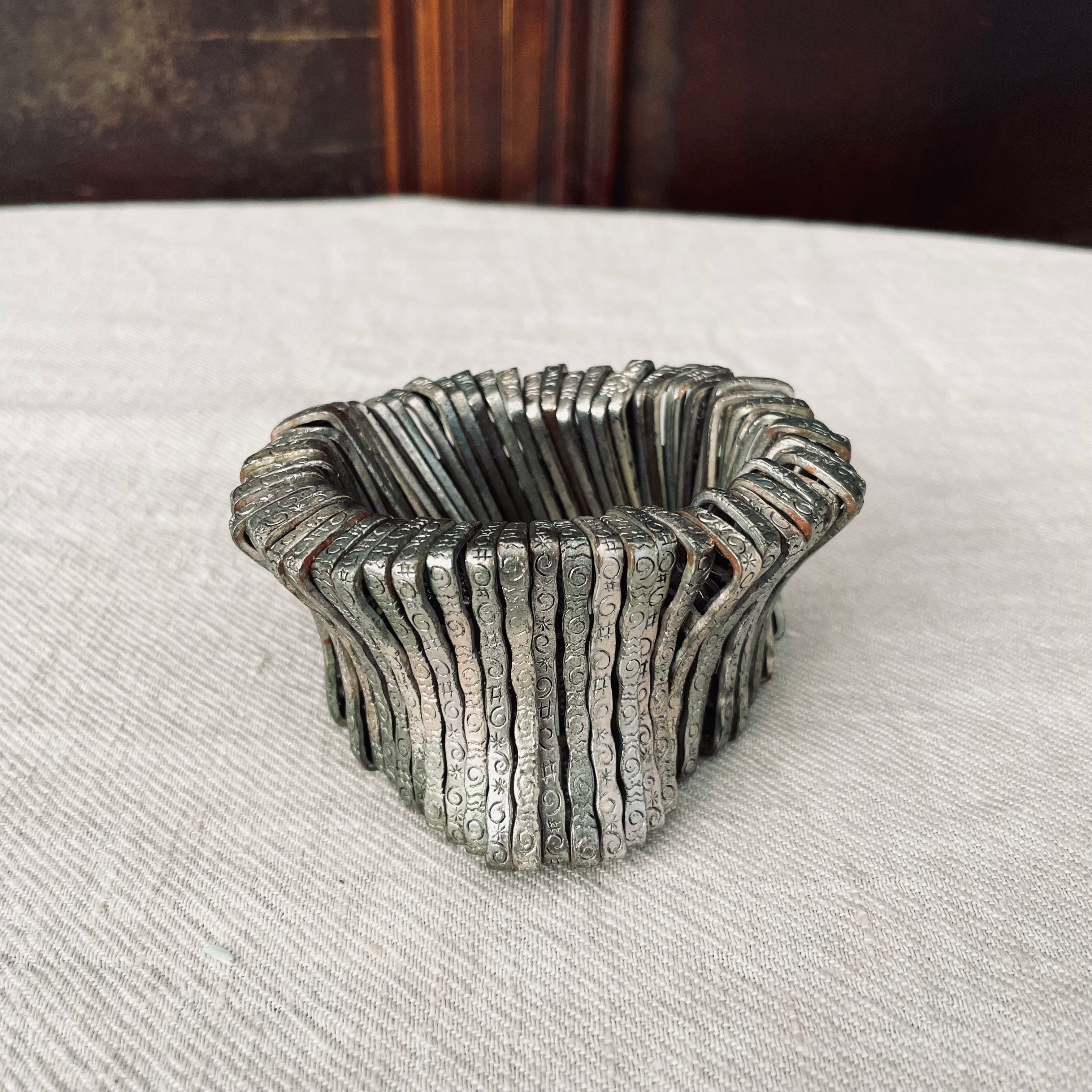 Vintage expandable silvered metal bracelet