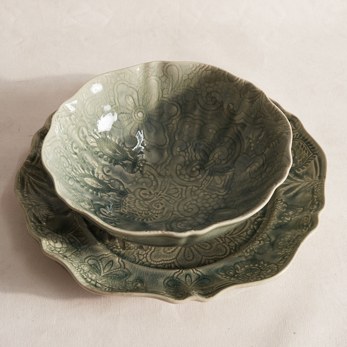 Large Round Server - Antique