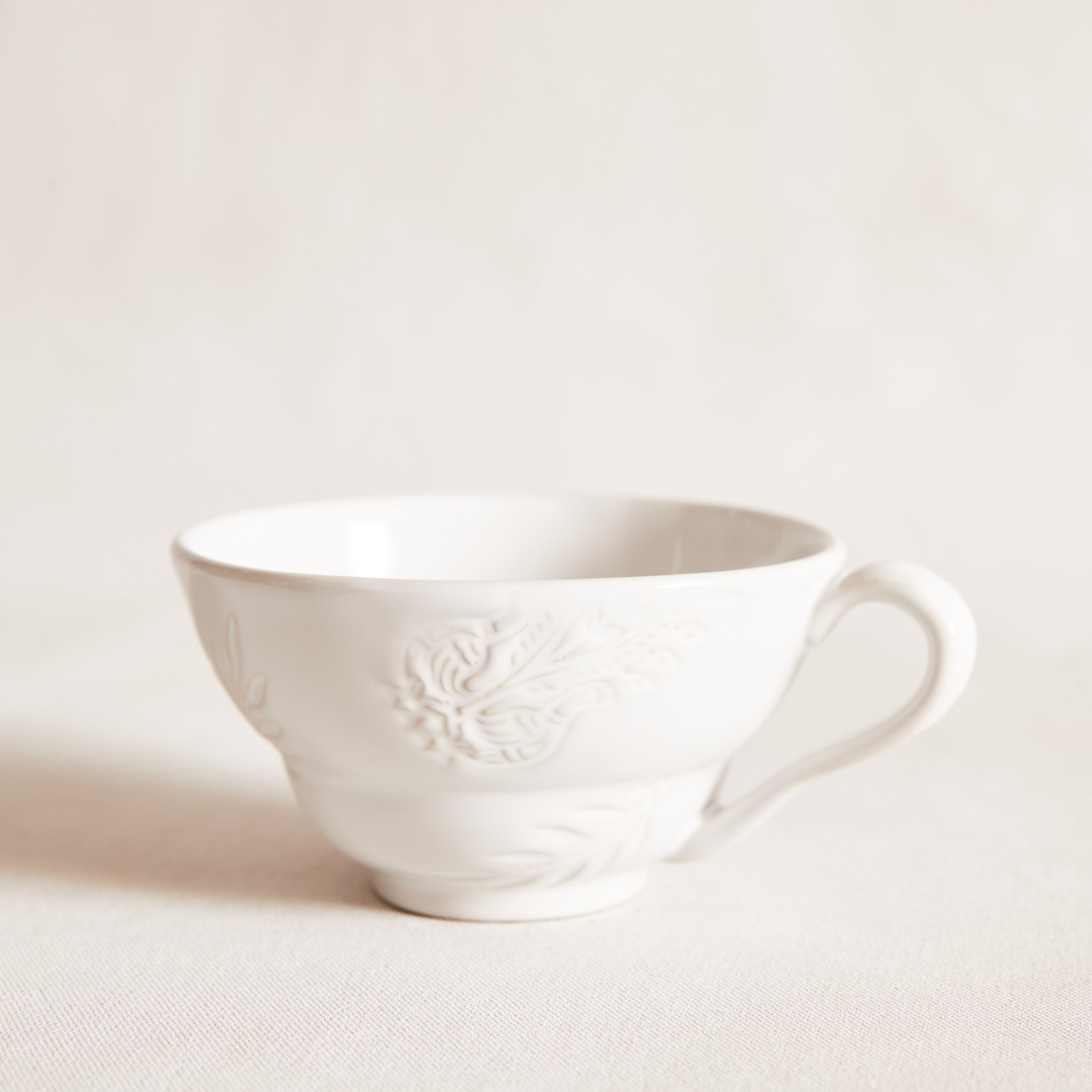 Cup with handle - white