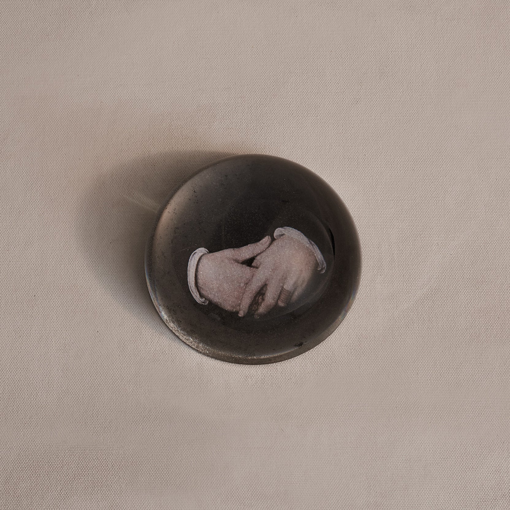 Hold on Paperweight